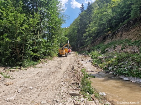 Sanacijska obnova vodotokov in hudournikov po poplavah  (1)